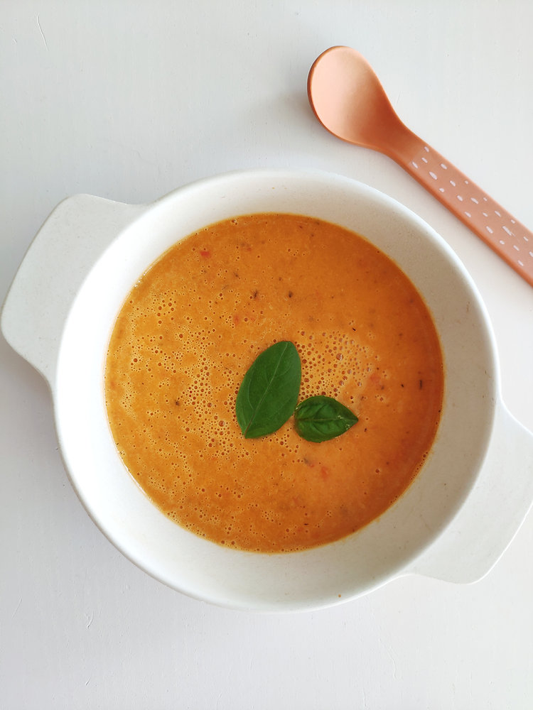 Poletni paradižnikov gazpacho (hladna juha) s korenčkom in zelišči (11m)